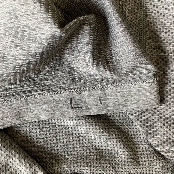 Lululemon Metal Vent Tech Polo Shirt Size L Gray Short Sleeve Golf Tennis Preppy - Picture 6 of 11